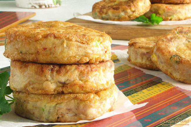 Easy tuna patty recipe without bread crumbs on a place-mat.