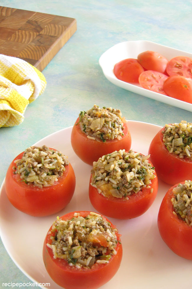 Healthy stuffed tomatoes with mince beef and lamb