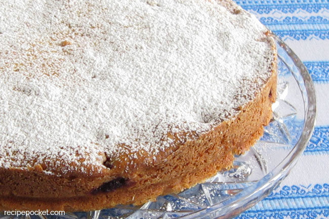 Easy raspberry cake recipe with Greek yogurt.