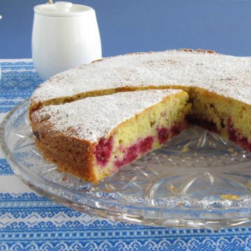 Rasoberry cake.