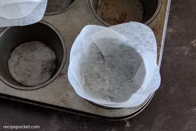 Tulip stye muffin liner homemade.