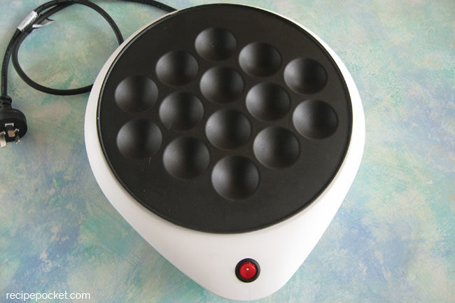 Electric poffertjes maker