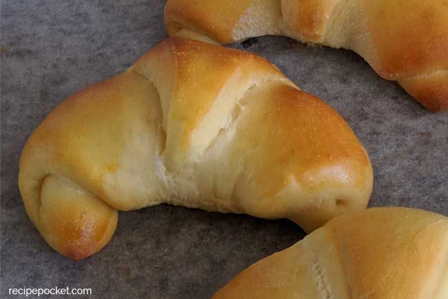 Crescent roll 