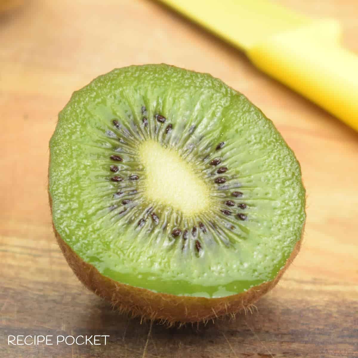Image of half a cut kiwi fruit.