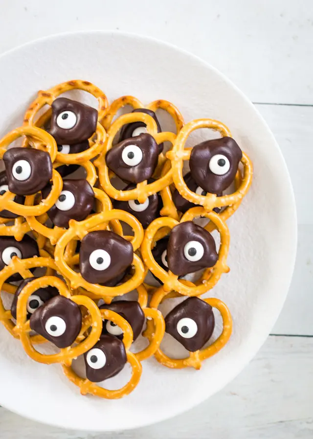 Halloween pretzels.