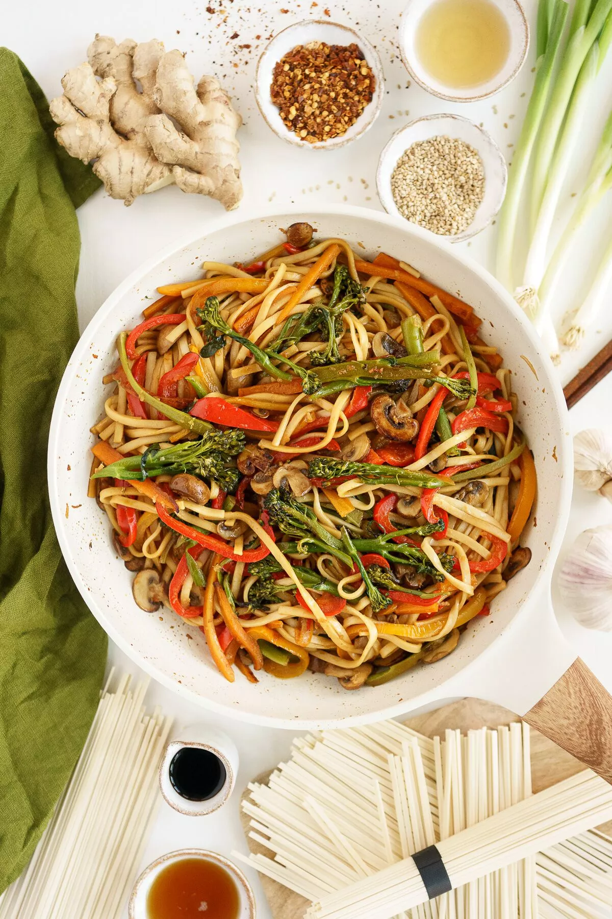 Stir fry vegetable noodels.
